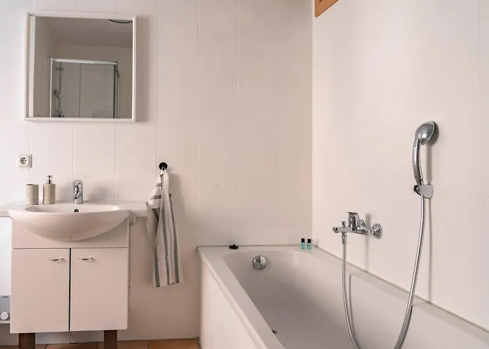 Maximi By Rosini - Gegenueber Dom & Nahe Schloss Merseburg, Ideal Fuer Geschaeftsreisende, Familien & Longstay Lejlighed